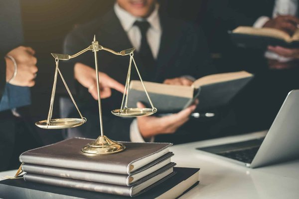 Avocat à versailles : votre partenaire juridique de confiance